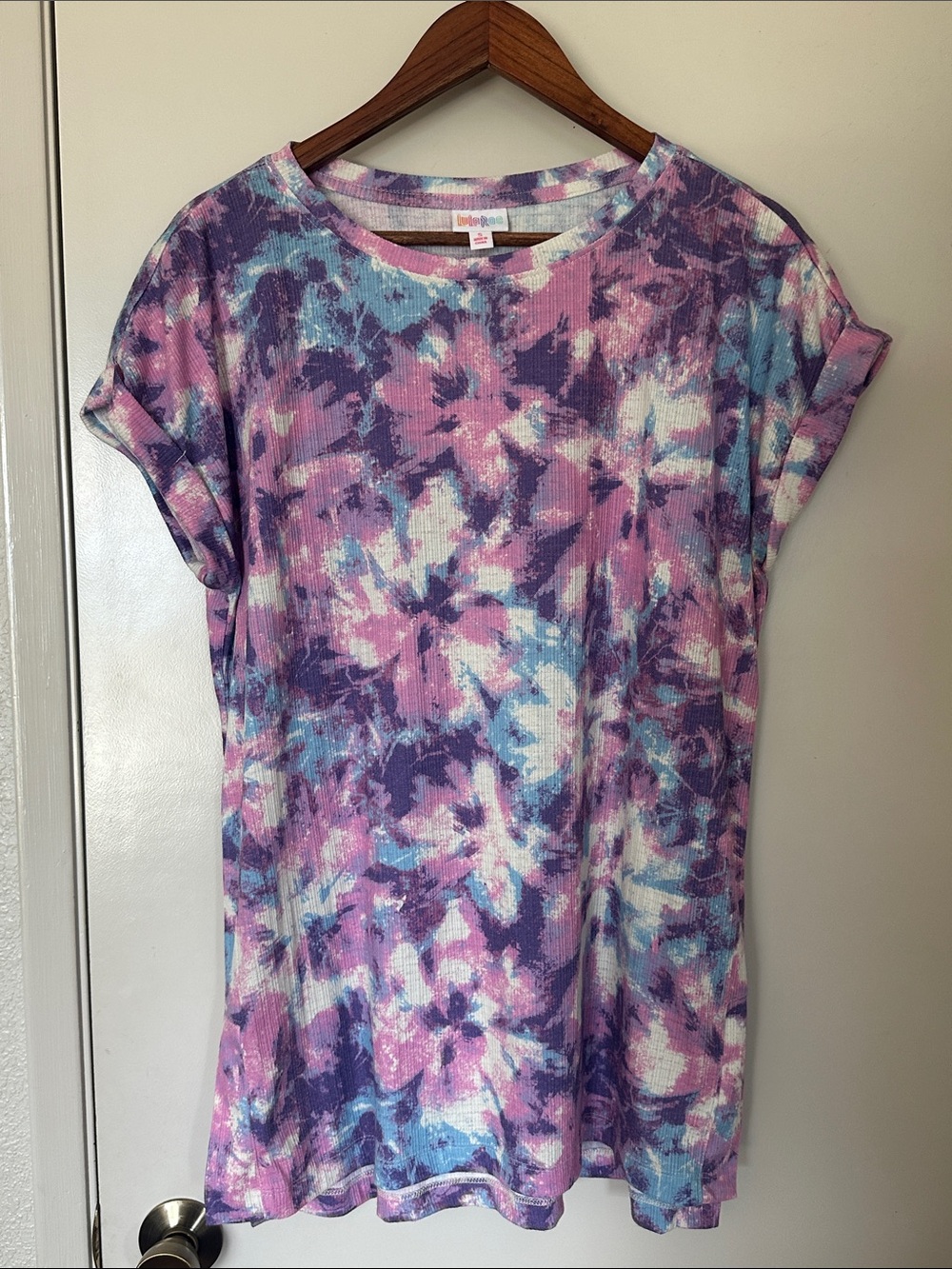 LulaRoe t shirt - SMALL